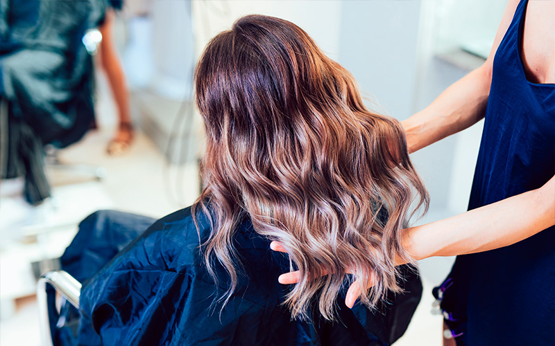 A Nîmes, une coiffeuse coloriste hors pair